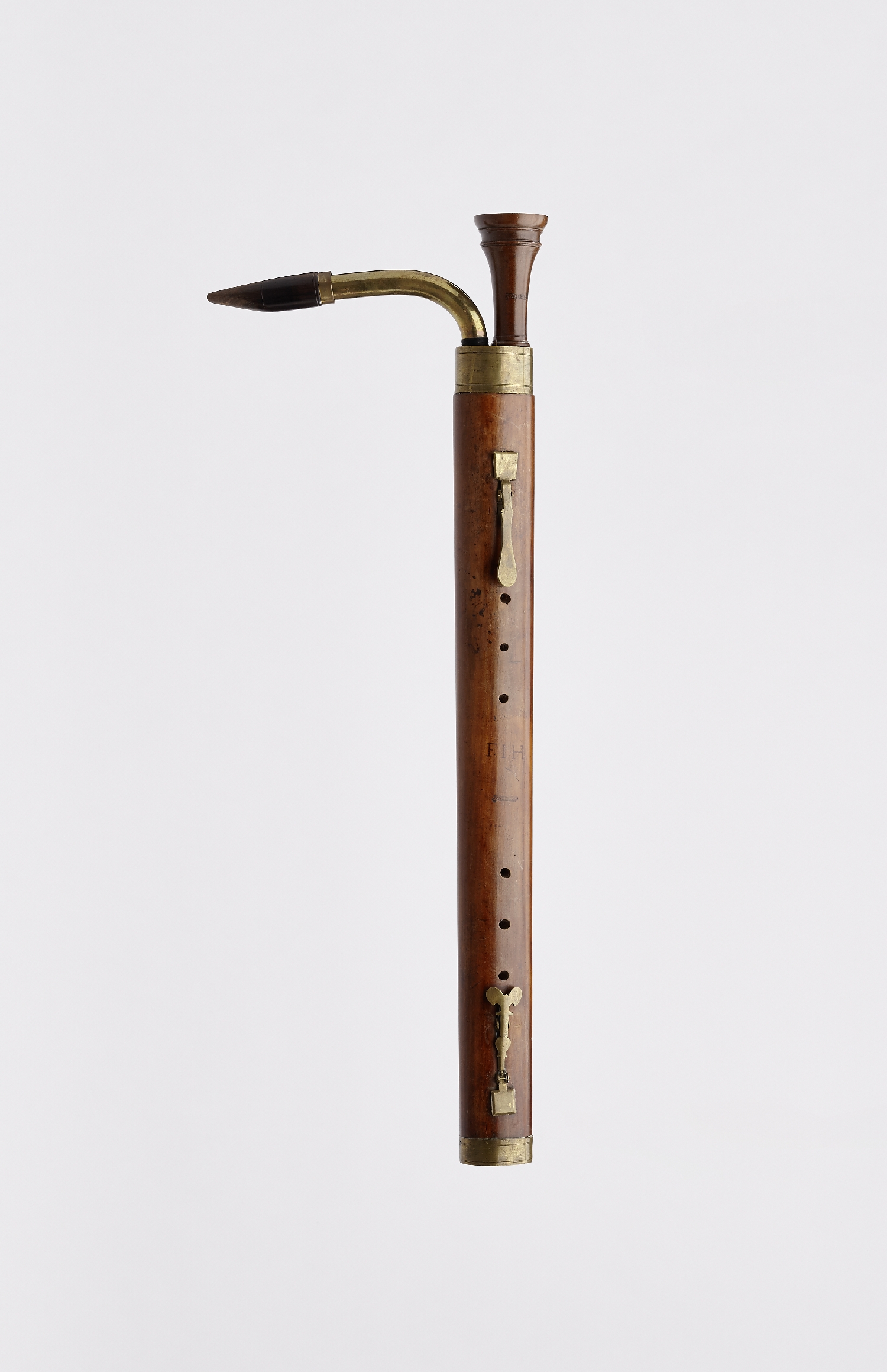 Bass shawm, W. Kress, ca. 1700, wood (pear wood?), brass, inv. no. MI 1253